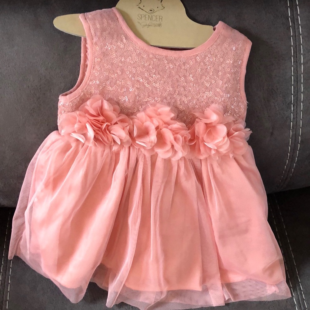 Beautiful 3-6 month old sleeveless dress